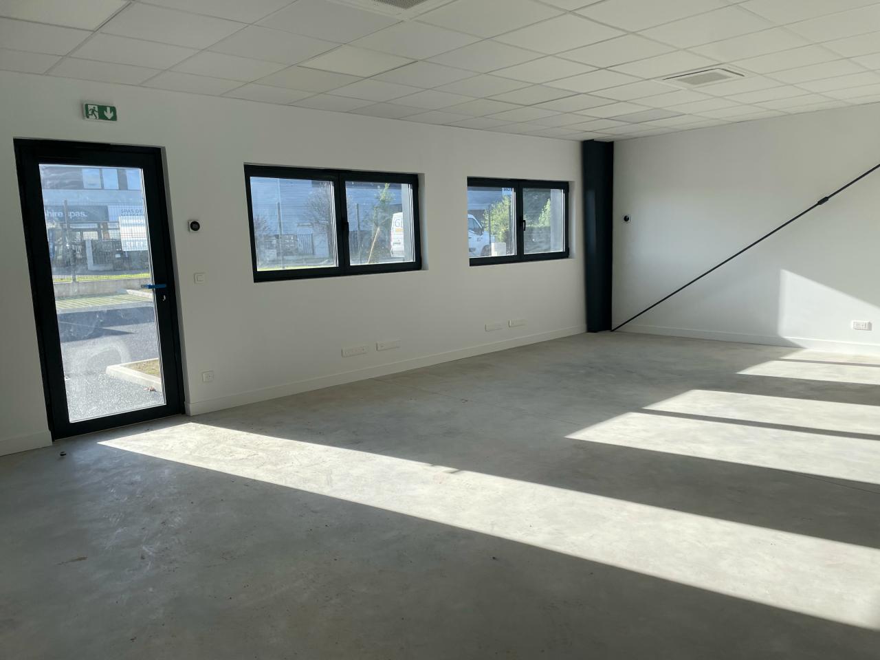 Local d'activité Genas 1014m² Location local d'activité Genas Rhône OLACT2531093 10